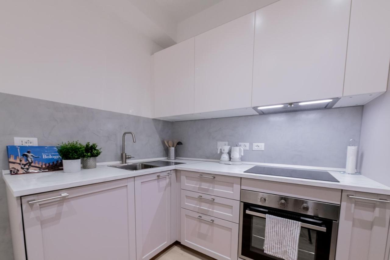 Realkasa Azeglio 60 Apartment Bologna Bagian luar foto